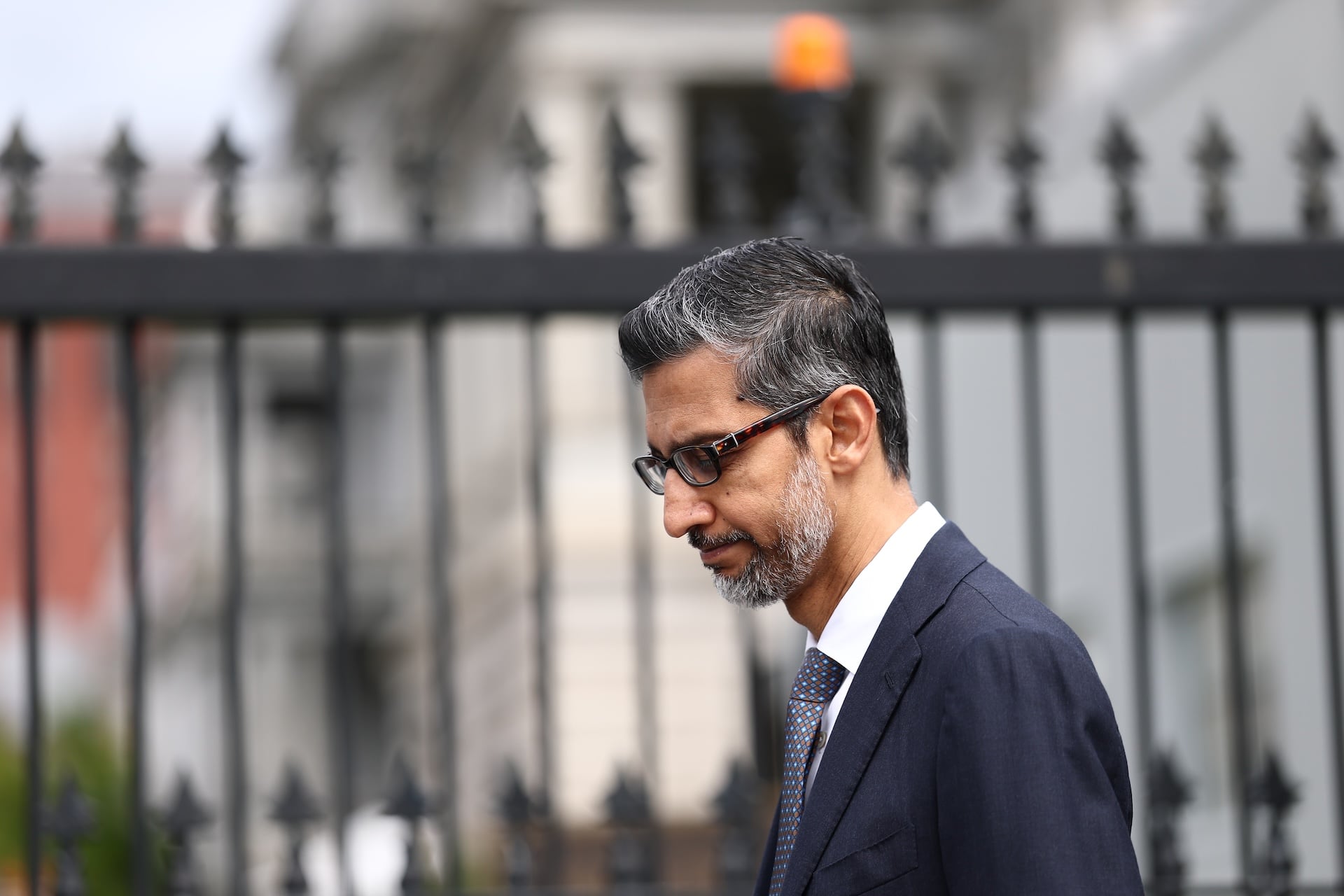 gizmodo.com - Ece Yildirim - Google's Flashy New Model Gets Outshone By Its Financial Troubles
